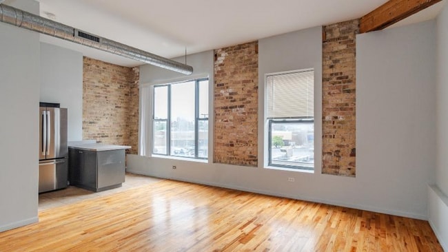 Building Photo - 1300 N Milwaukee Ave
