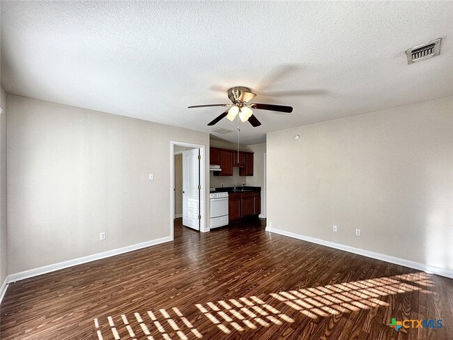 Building Photo - 148 Rush Haven