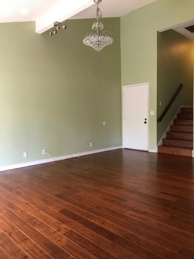 Building Photo - 10841 Northoak Sq