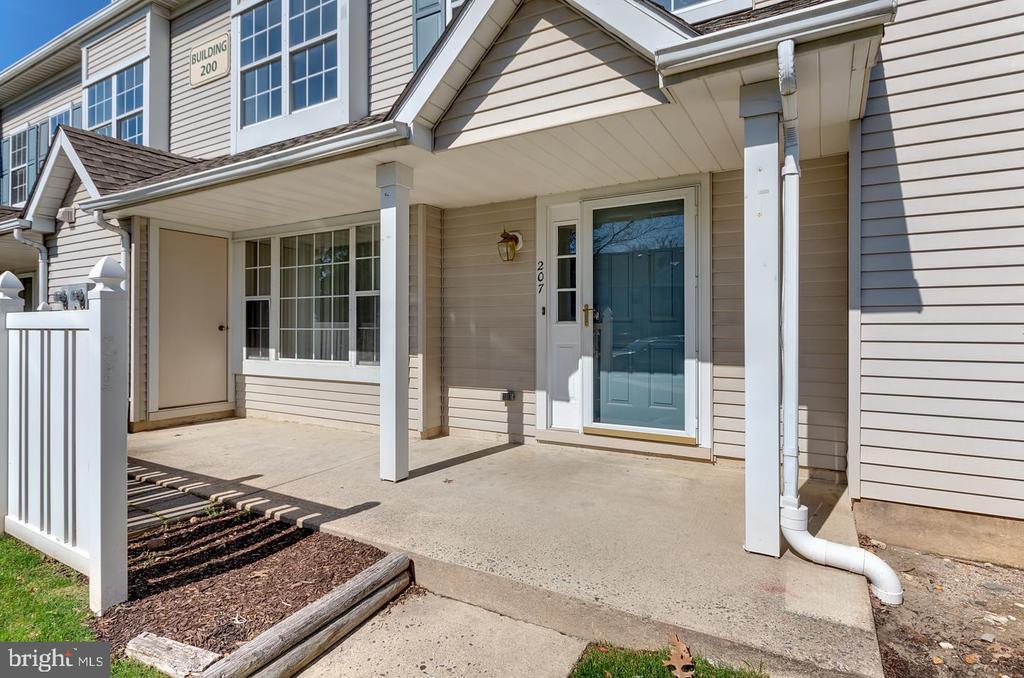 Foto principal - 207 Oliphant Ln