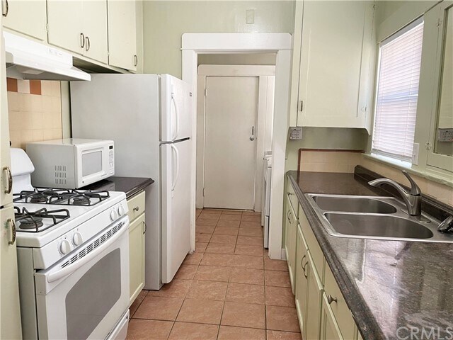 Foto del edificio - 423 W Badillo St