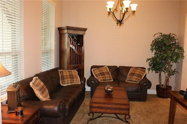 Foto del edificio - 1604 E Hickory Hill Rd