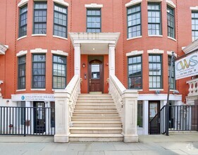 Building Photo - 303 Grand St