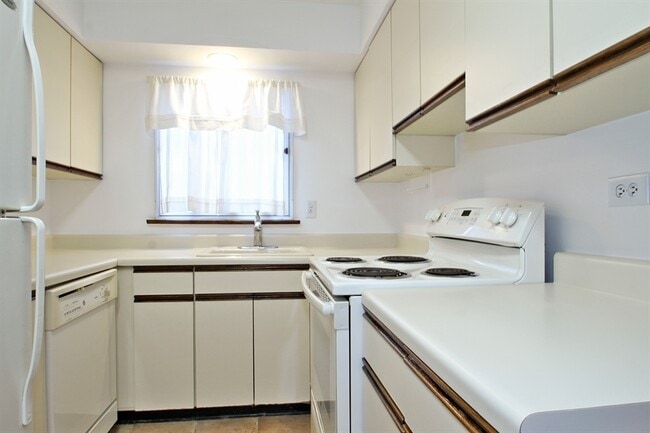 Foto del edificio - 1406 Hinman Ave