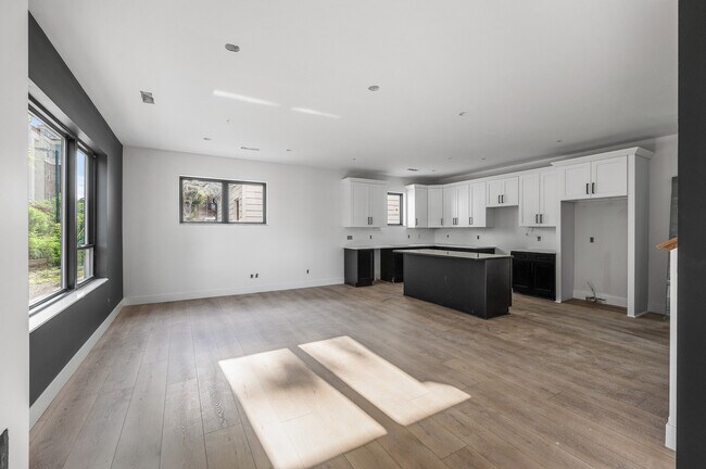 Foto del edificio - 1733 3rd St NE