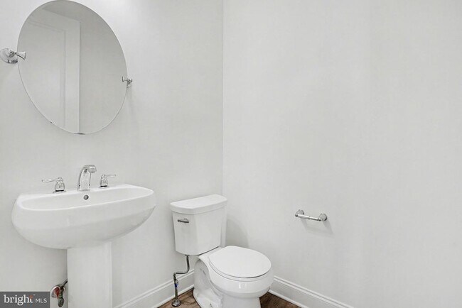 Foto del edificio - 205 Hoke Farm Way