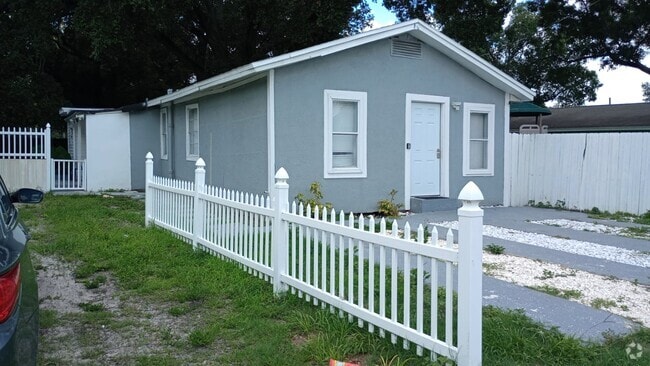 Building Photo - 8622 N 39th St