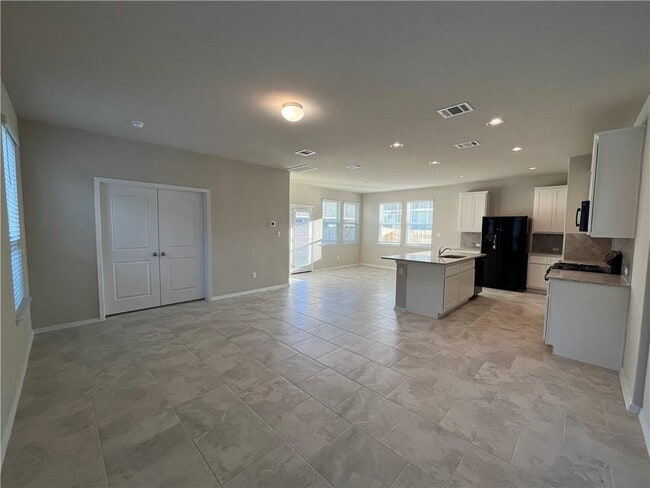 Foto del edificio - 128 Bright Flora Ln