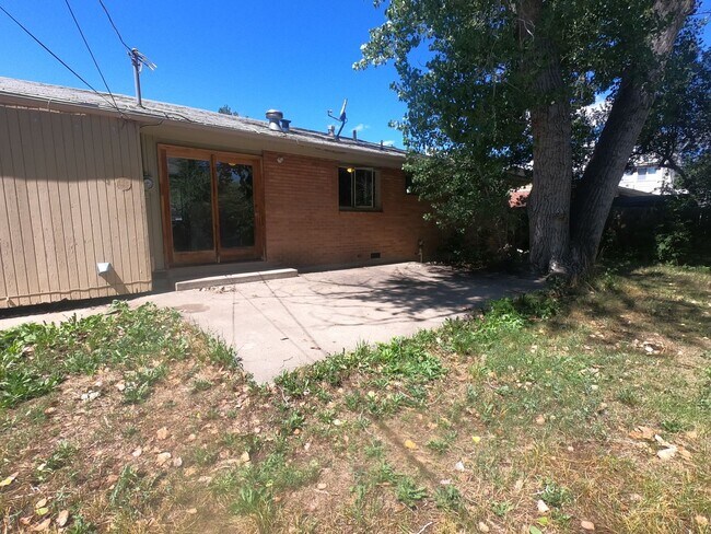 Building Photo - SHORT LEASE AVAILABLE NOW! Martin Acres Ra...