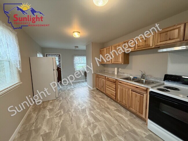 Foto del edificio - One level 2 Bed 1 Bath Single Family with Many Updates