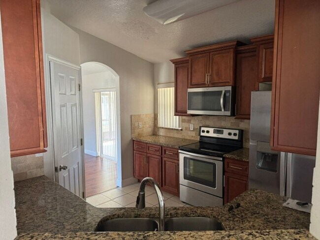 Building Photo - Palm Coast L-Section 4 BR 2 BA