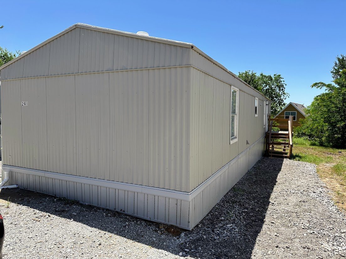 Primary Photo - large 2-bedroom, 2-bathroom!