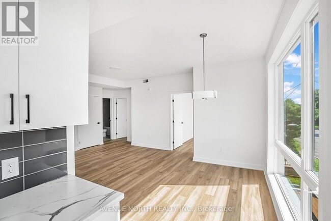 Building Photo - 391 Dieppe St