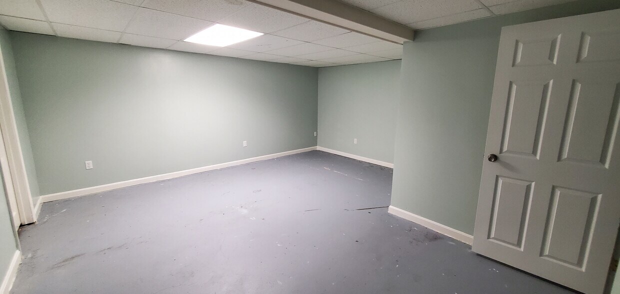 20 Chandler Dr Unit Private Bedrm/Living Rm in Condo, Atkinson, NH 03811 Condo for Rent in