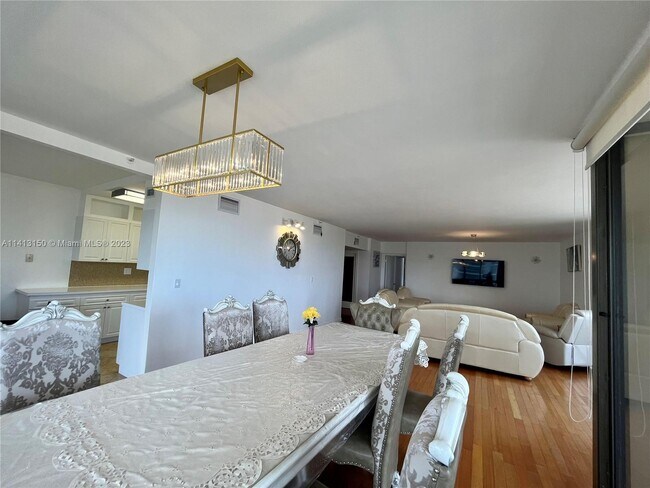 Foto del edificio - 19355 Turnberry Way
