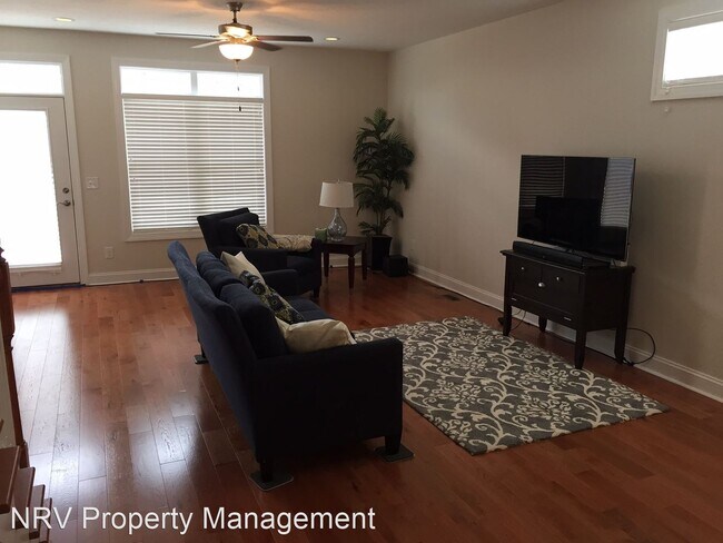 Building Photo - 4 br, 3 bath House - 613 Kentwood Dr.