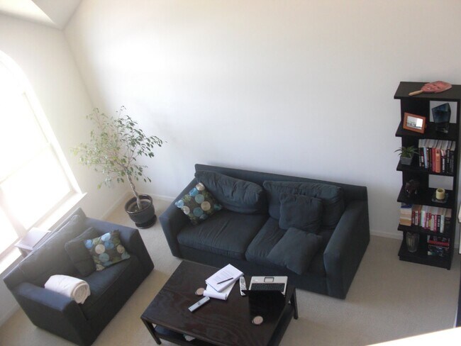 Foto del edificio - 3218 Camden Dr