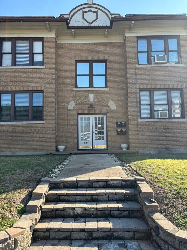 Foto del edificio - 5638 Richard Ave