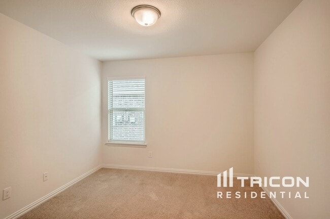 Building Photo - 1348 Renoir Dr