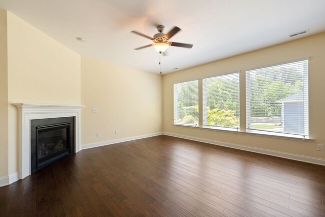 Photo - Available June 1!! Beautiful and Bright 4 Bedroom + 2.5 bath home with Loft & Open Floor Plan!