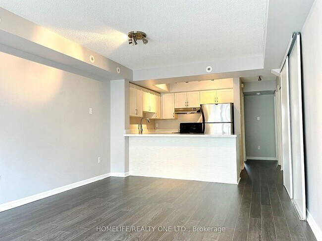 Photo du bâtiment - 65 George Appleton Way