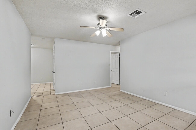 Building Photo - 1301 Amhurst Ave