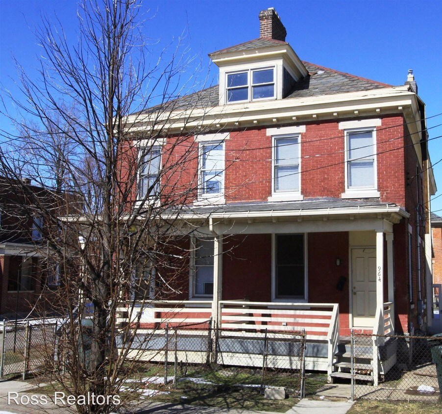 Primary Photo - 964 E Mound St