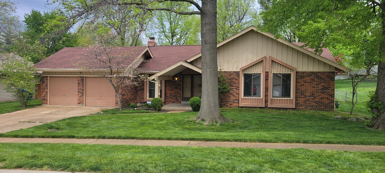 12861 Castleton Ct, Creve Coeur, MO 63141 House Rental in Creve Coeur, MO