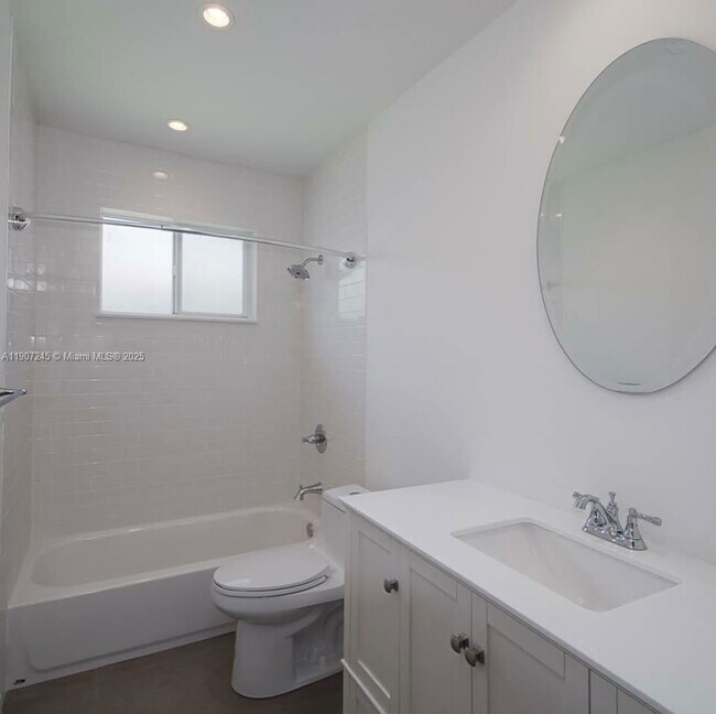 Foto del edificio - 1126 Cotorro Ave