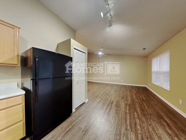 Foto del edificio - 7621 Firewalker Lane