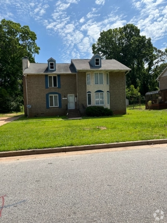 Building Photo - 2603 Golfview Terrace SE