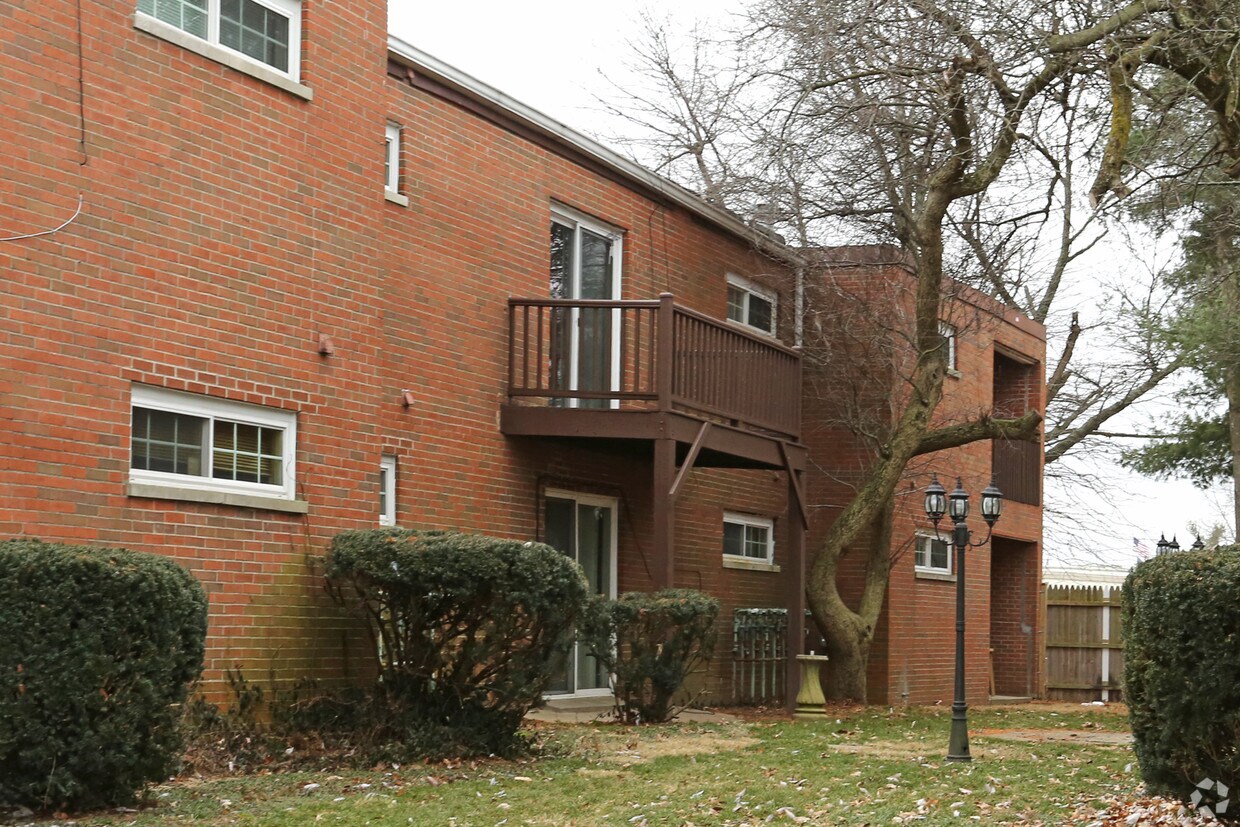 Building Photo - River Rope Apartments