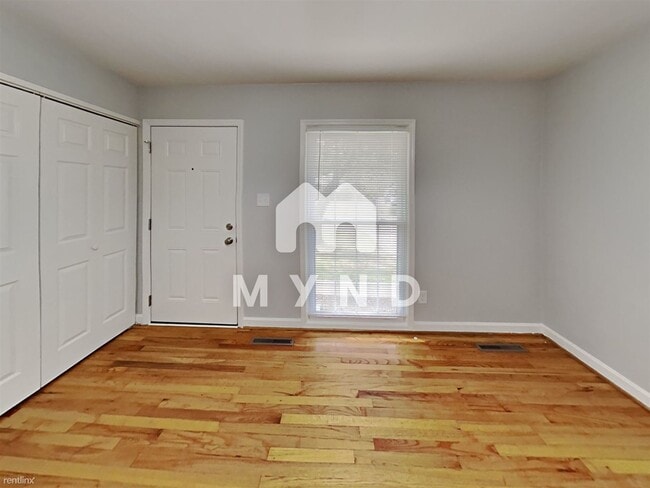 Building Photo - 3 br, 1.5 bath House - 528 Efird St