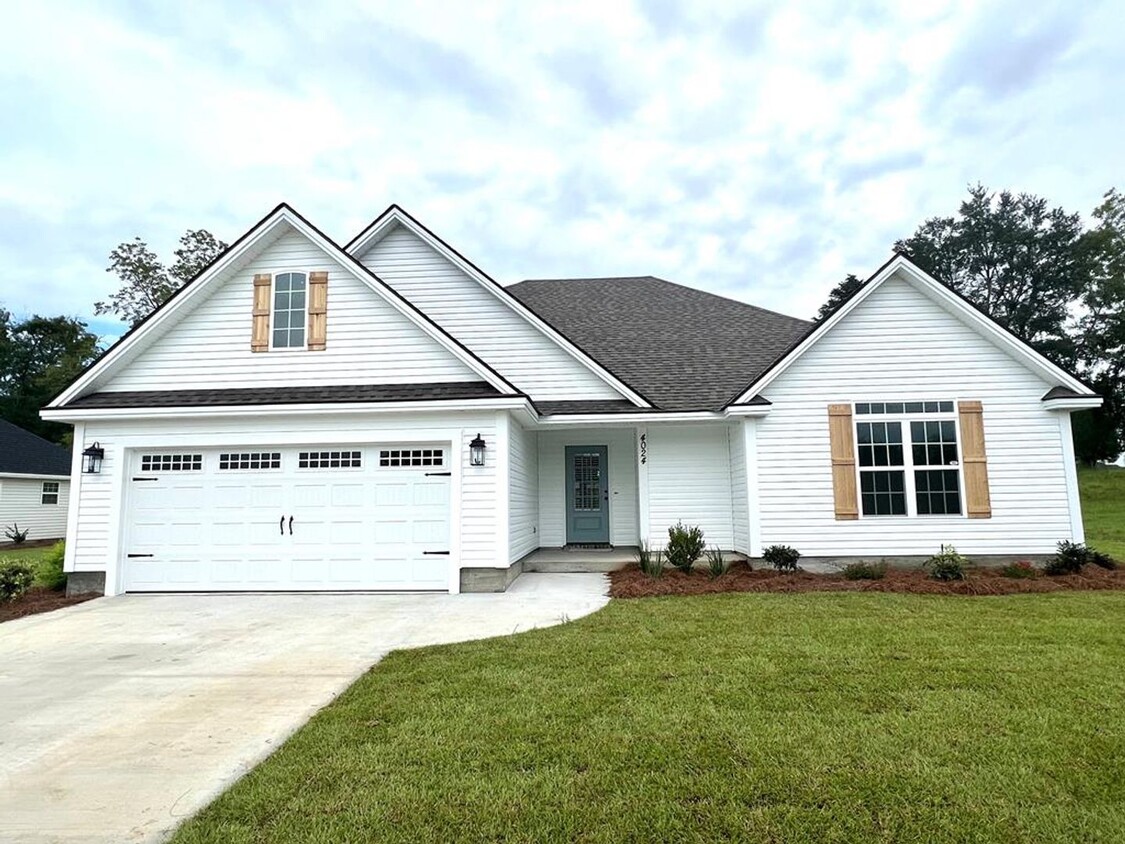 Primary Photo - Elegant & Spacious 4-Bedroom Home in Hahir...