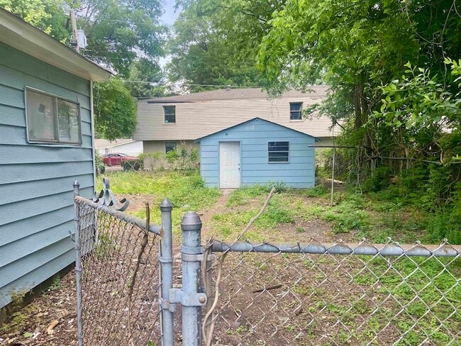 Building Photo - 128 W Magnolia St