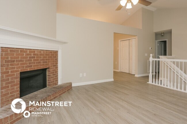 Foto del edificio - 8 Indian Hills Dr