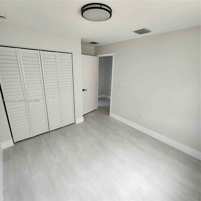 Foto del edificio - 1171 NW 66th St