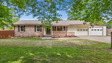 Building Photo - 120 Holland St