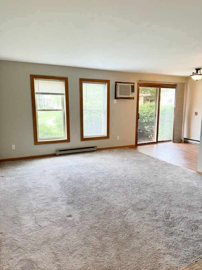 Foto del edificio - 6750 Park Ridge Dr