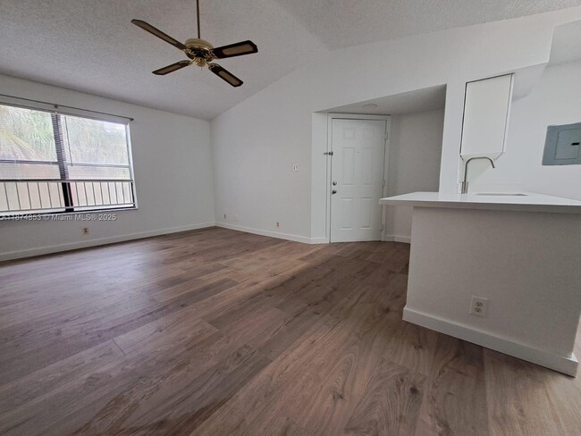 Building Photo - 2946 S University Dr