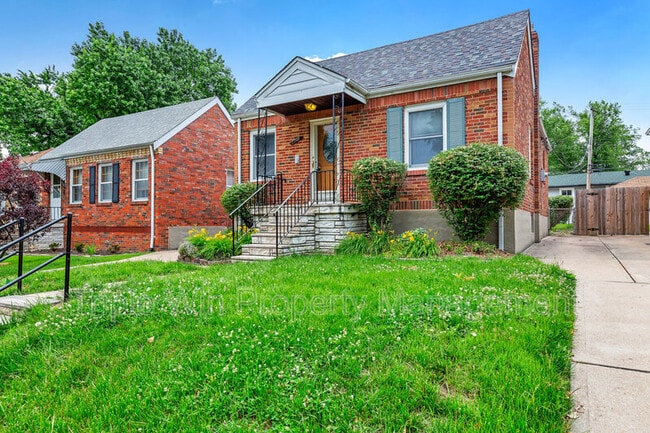 Building Photo - 7035 Plainview Ave