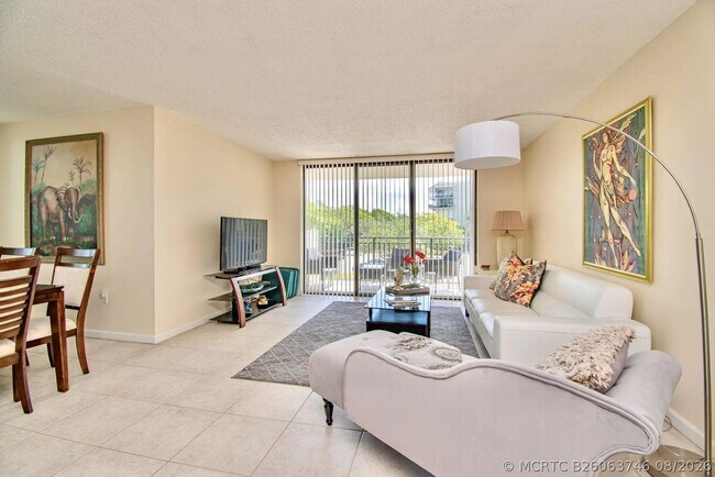 Building Photo - 3912 S Ocean Blvd