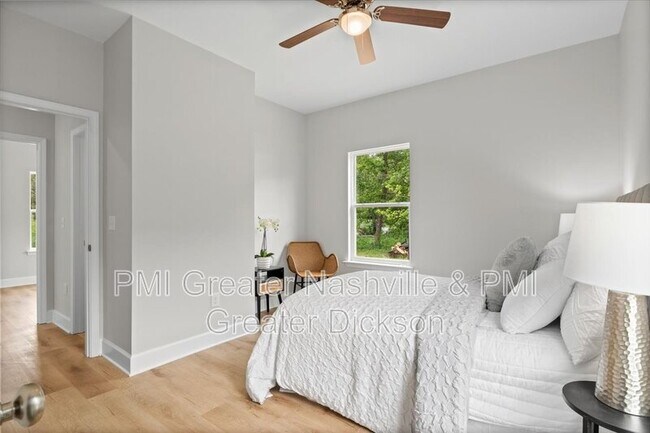 Building Photo - 132 Eno Rd