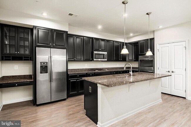 Foto del edificio - 3 Bed 2 Ba w/ Garage