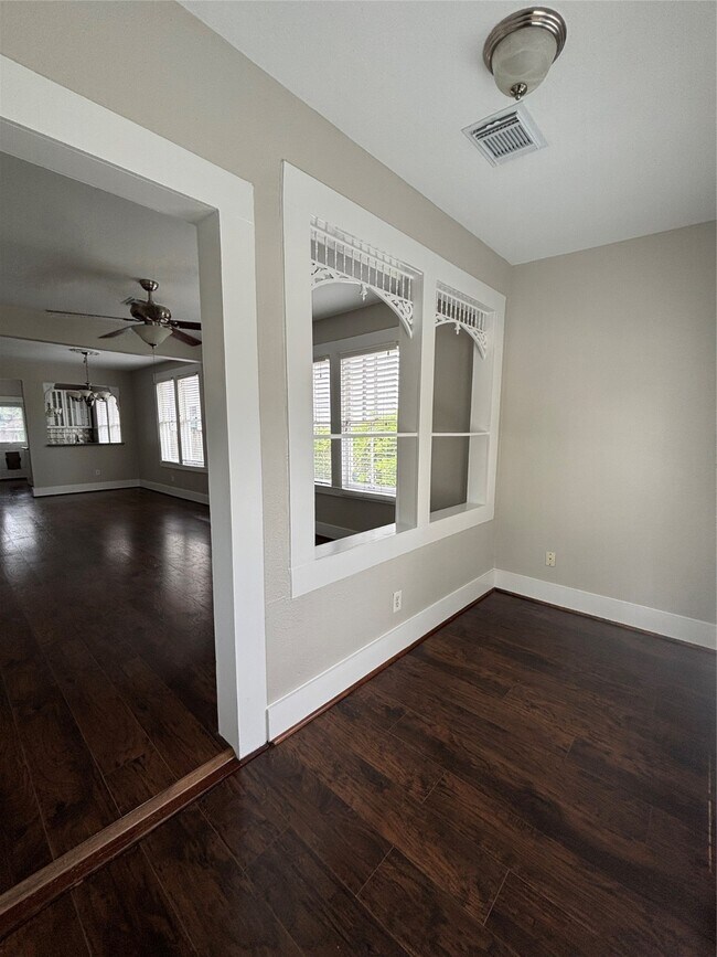 Foto del edificio - 841 E 23rd St