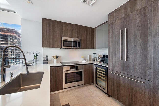 Foto del edificio - 88 SW 7th St