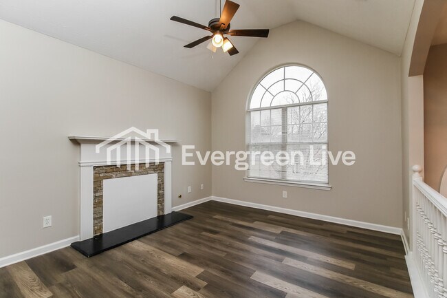 Foto del edificio - 270 Greenway Dr