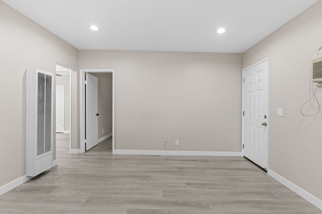 Foto del edificio - 113 S Lillie Ave