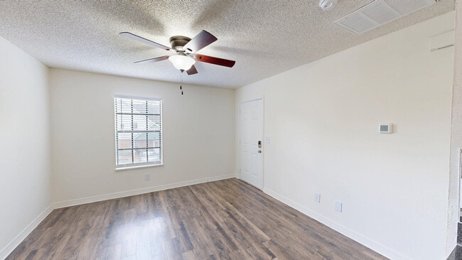 Interior Photo - Cambridge Woods