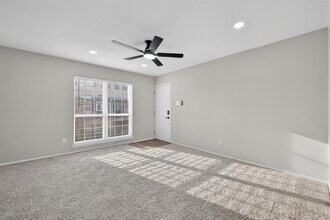 Building Photo - 6410 Del Monte Dr